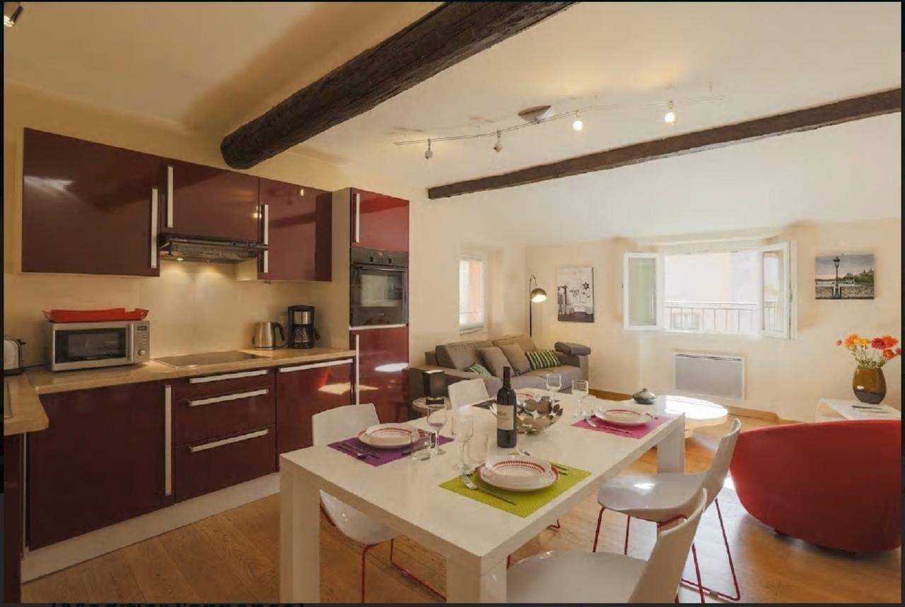 Renting - Colonna - Place In Old Town Appartamento